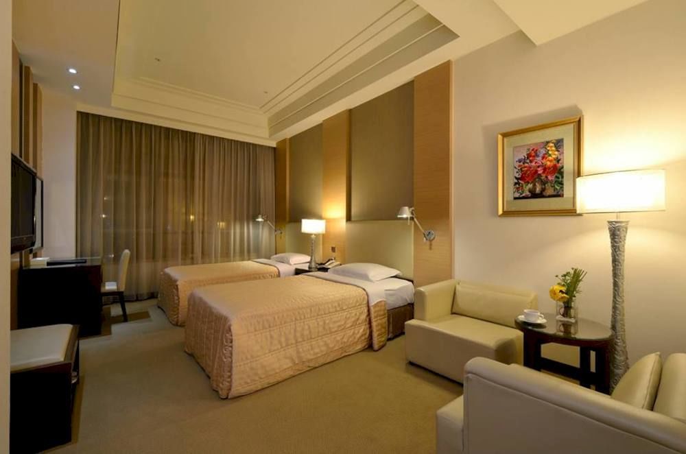 Ever Delightful Business Hotel Chiayi Buitenkant foto