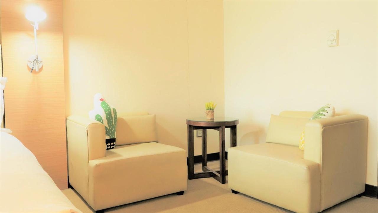 Ever Delightful Business Hotel Chiayi Buitenkant foto