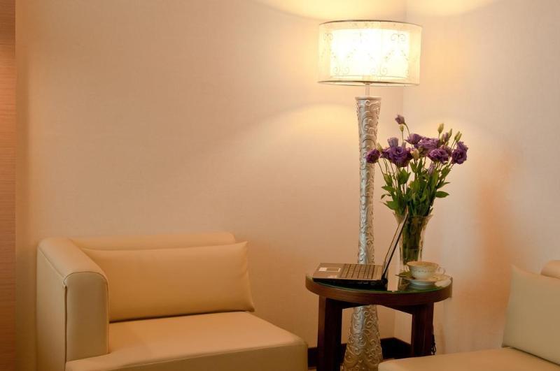 Ever Delightful Business Hotel Chiayi Buitenkant foto