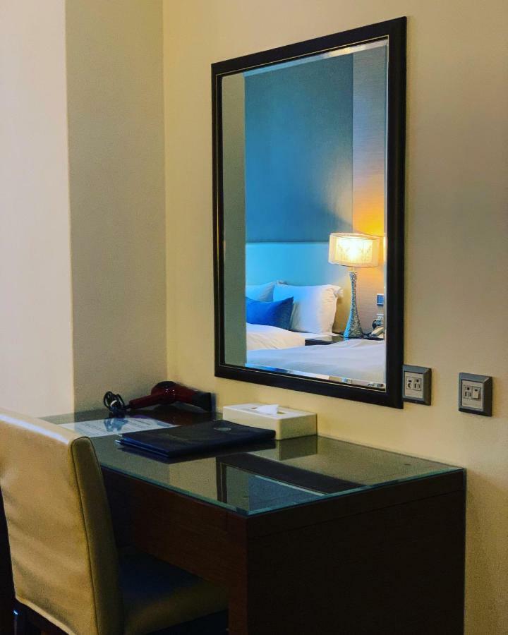 Ever Delightful Business Hotel Chiayi Buitenkant foto