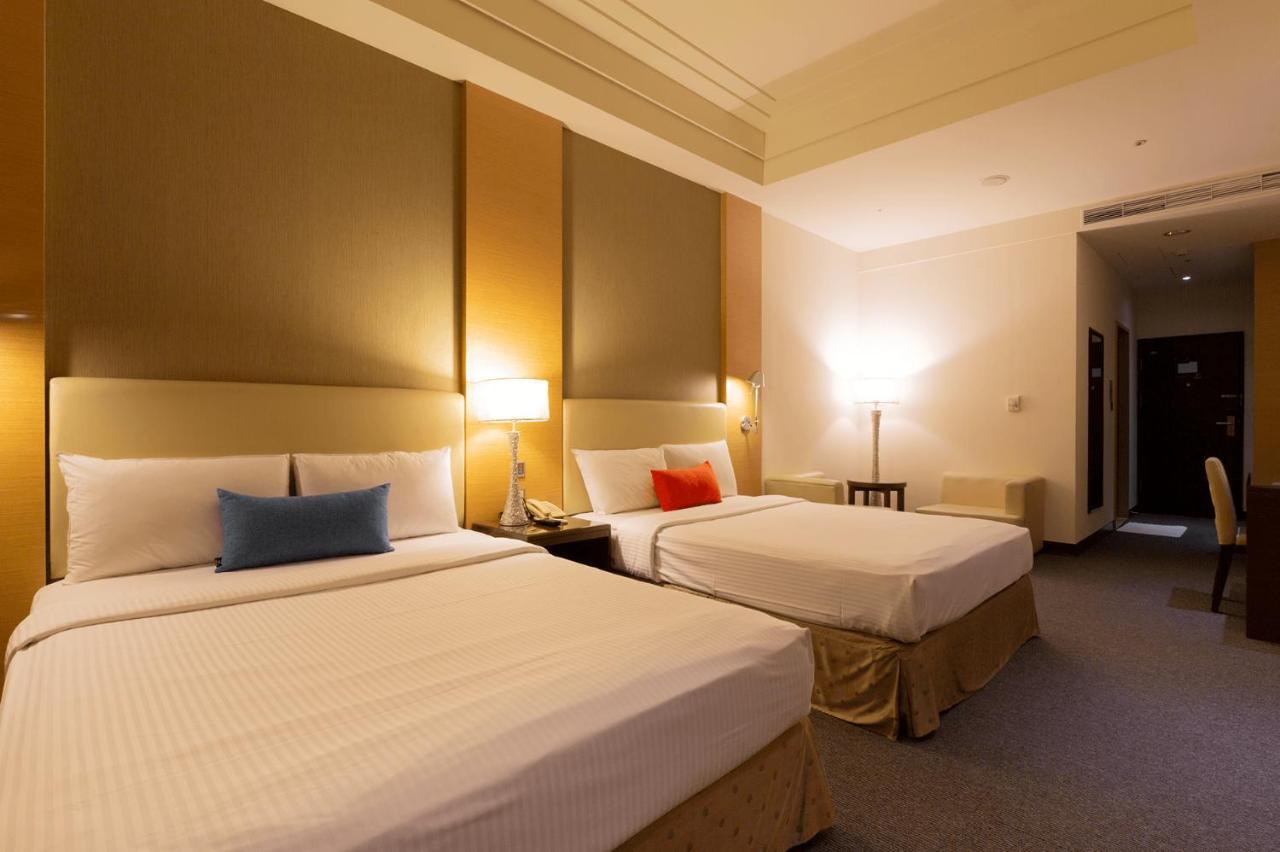 Ever Delightful Business Hotel Chiayi Buitenkant foto