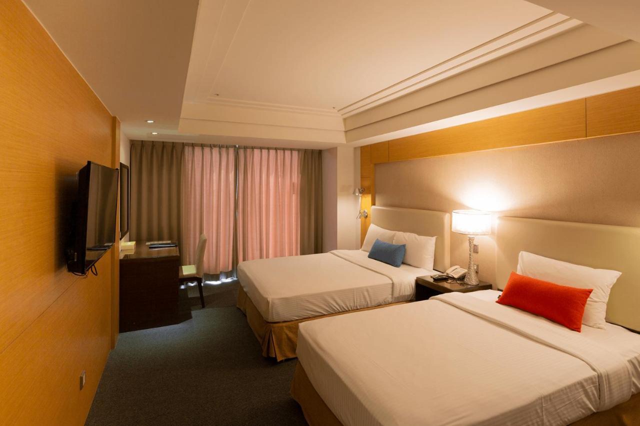Ever Delightful Business Hotel Chiayi Buitenkant foto