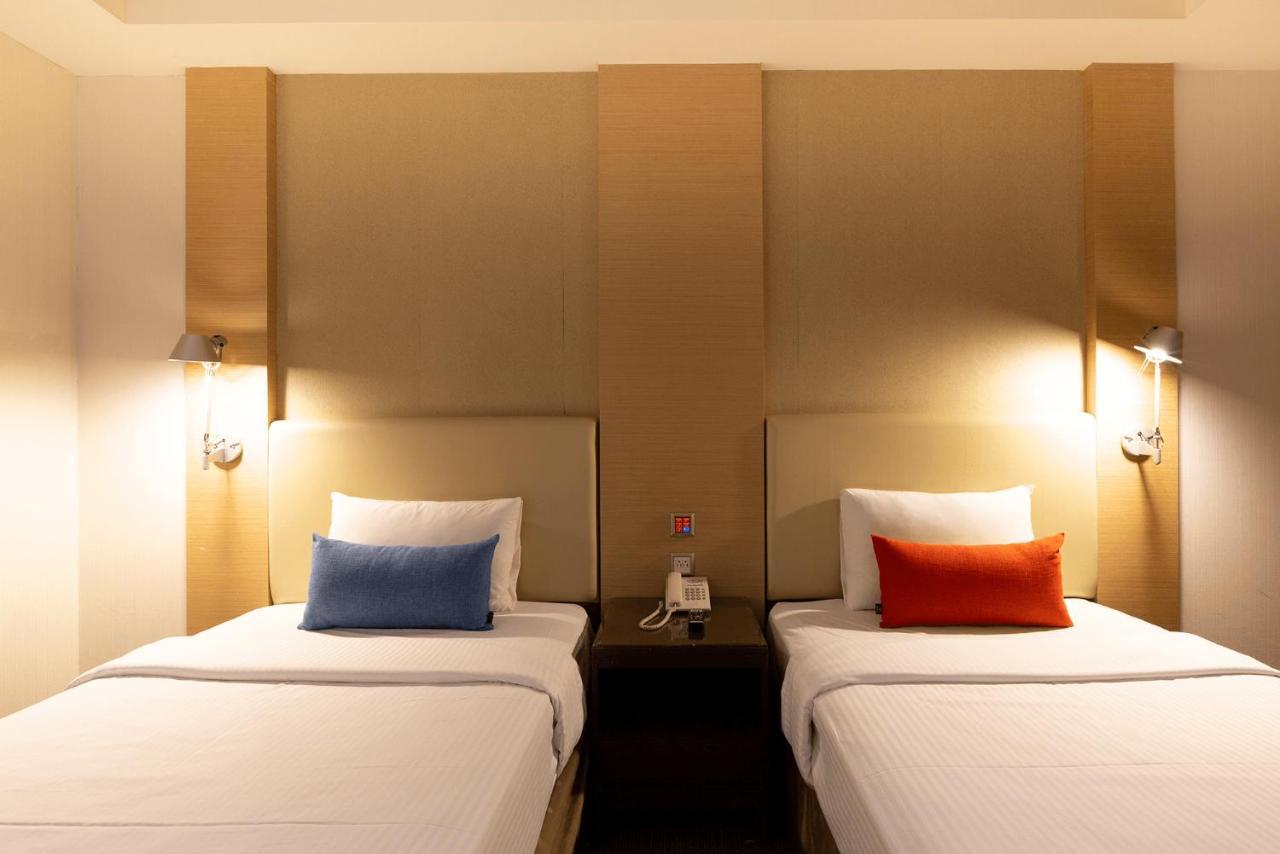 Ever Delightful Business Hotel Chiayi Buitenkant foto