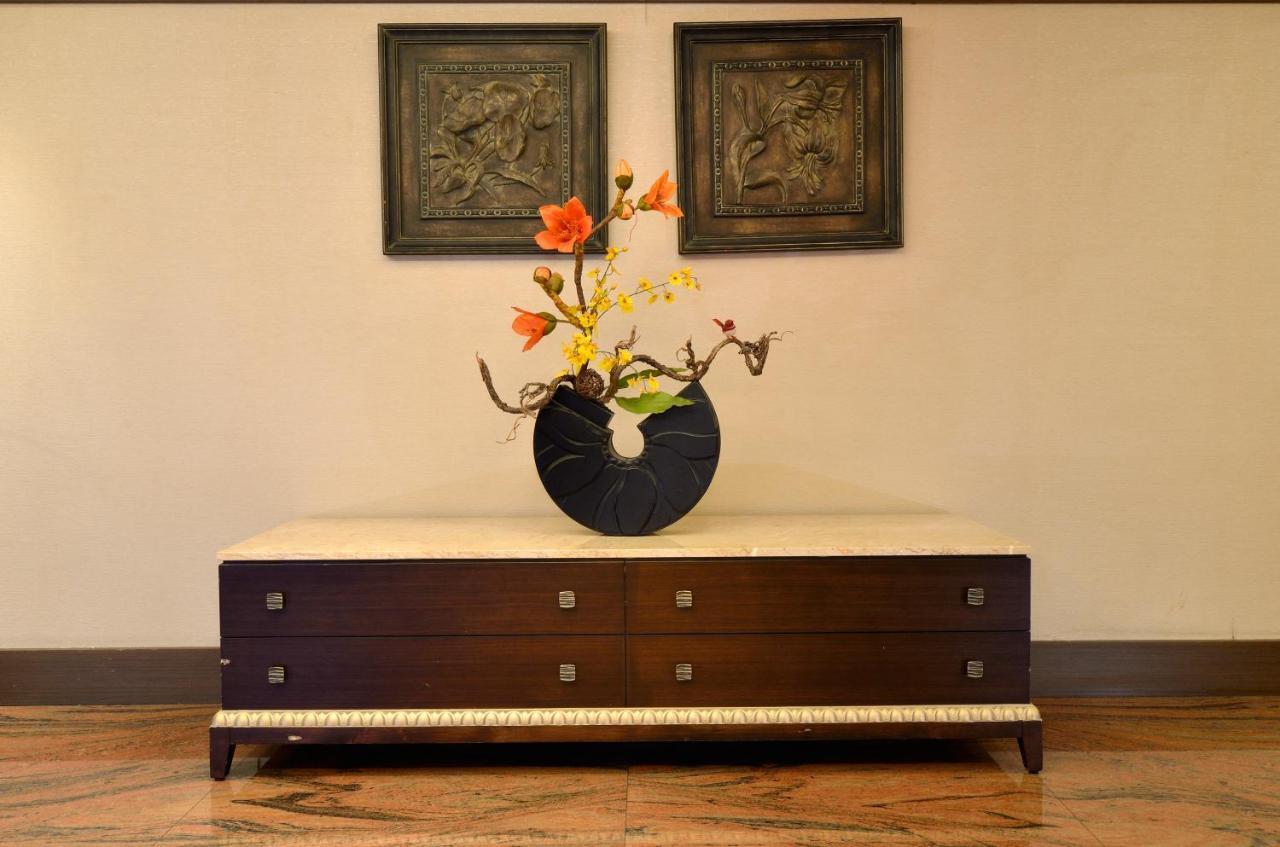 Ever Delightful Business Hotel Chiayi Buitenkant foto